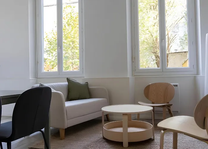 Bel Avec Jardin Privé - Centre *